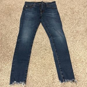 Excellent condition. Sz 27 AG the Farrah ankle skinny